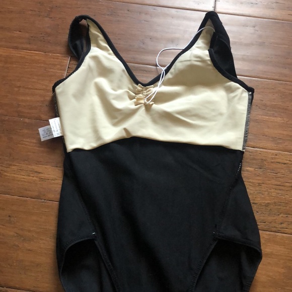 Women’s sansha leotard with pinch size small - Picture 6 of 6